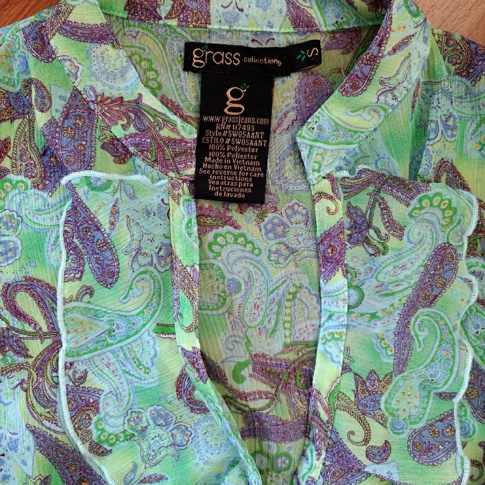 Women's Paisley print blouse ..Grass collection